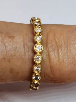 Meia Aliança Em Ouro Amarelo 18k Com Diamantes