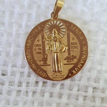 Medalha São Bento em Ouro 18k750